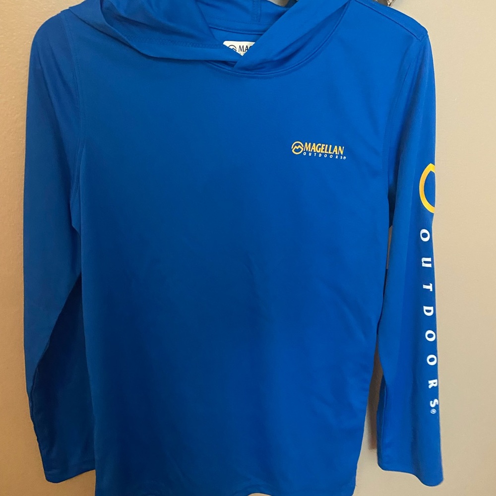 Magellan Boys size Medium 10/12.